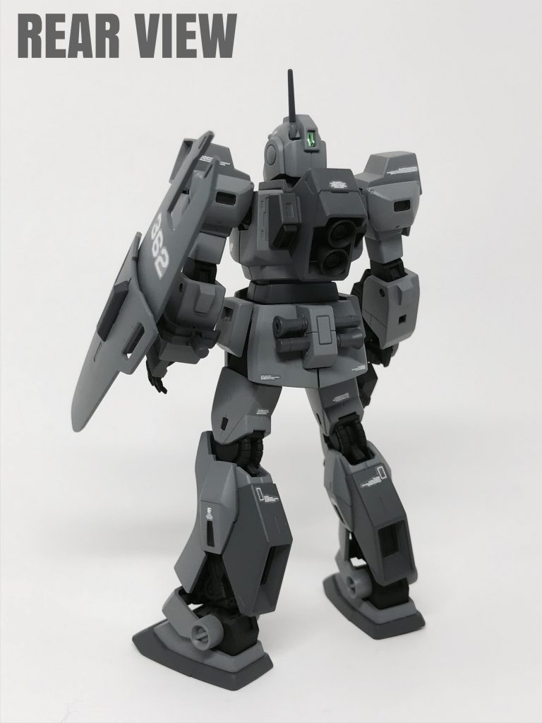 後ろ姿は、ジムスナイパーⅡを彷彿
させますね。