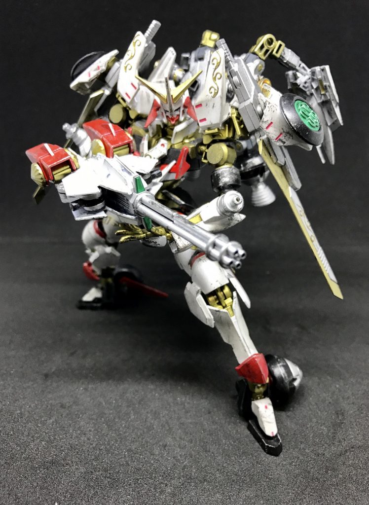 ガンダムラグナ–3枚目/制作者：komurofactory