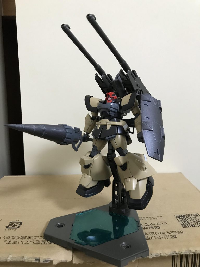 機動力と汎用性に秀でた機体であるドムトルーパーに、強襲戦を想定した改修を施した機体。実体武装を増やす事による強行突破力と継戦能力の増加を図っている。
要素は僅かなものに留まっているが、ナイトウィザードを意識した改造でもある。