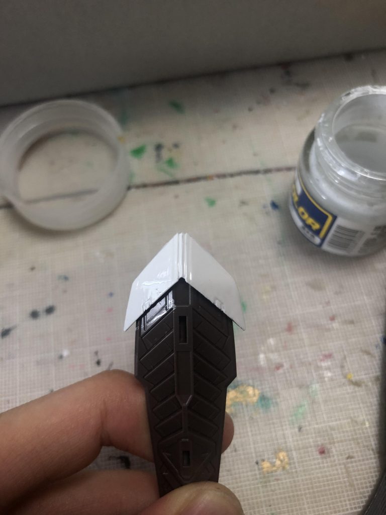 白の塗装もそれなりに多い…(とにかく塗装が大変)