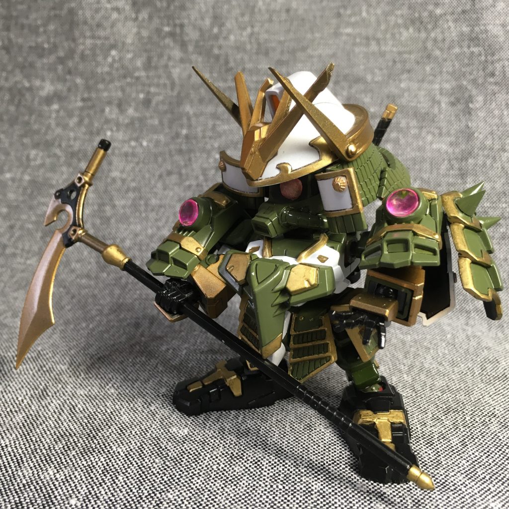 変身！
闇軍団に潜入しているときの姿『暴流邪非（ボルジャーノン）』です。
精太形態時の腰リアアーマーを胸部に装着することで、フォルムやカラーリングの印象もガラッと変わりました。
メインウェポンは棍棒と大剣を薙刀とは別の方法で組み合わせた大鎌。