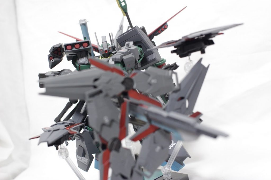 NT-D形態に装甲着せたりもできます。