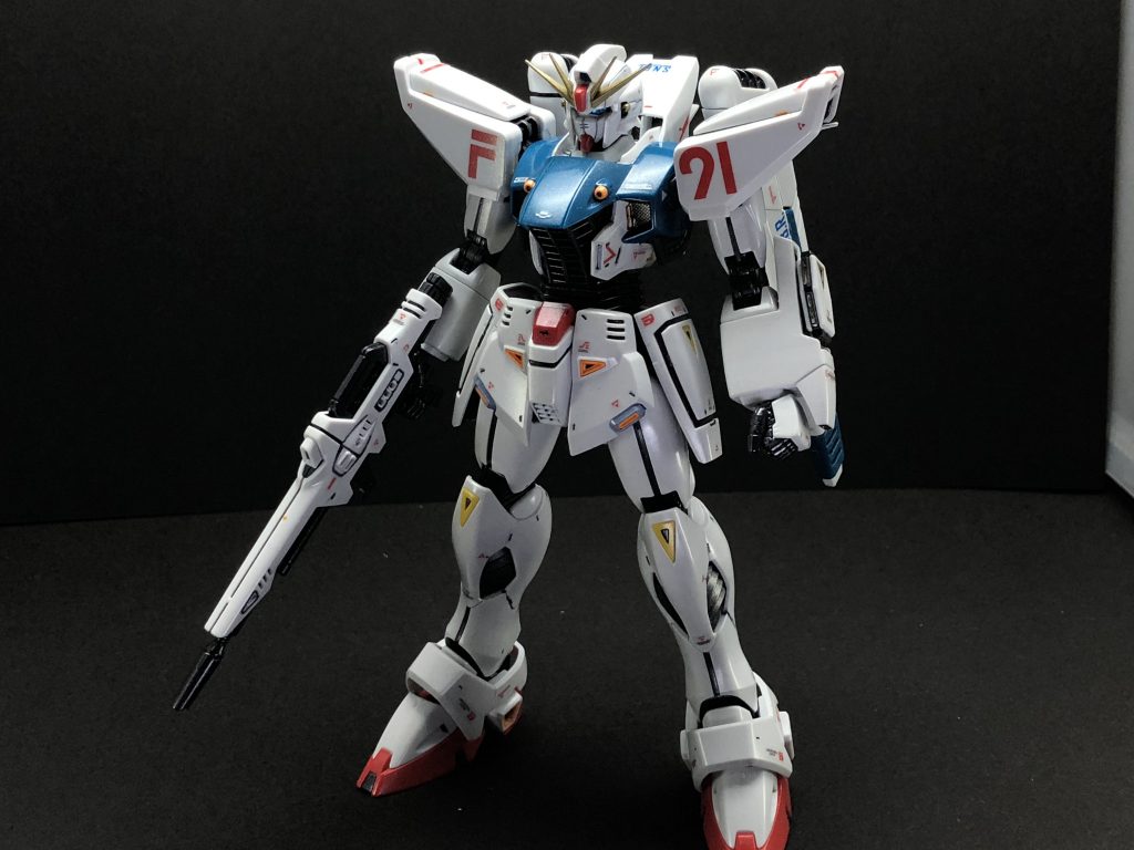 前面
立ってるだけでカッコイイプロポーション。
流石2.0です。