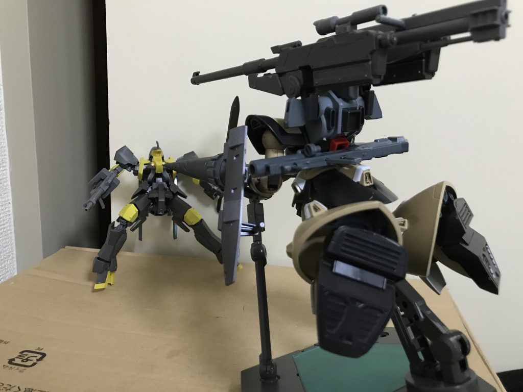 射程から逃れようとすれば砲の追撃に遭い、立ち塞がれば虫歯めいて抉られる。