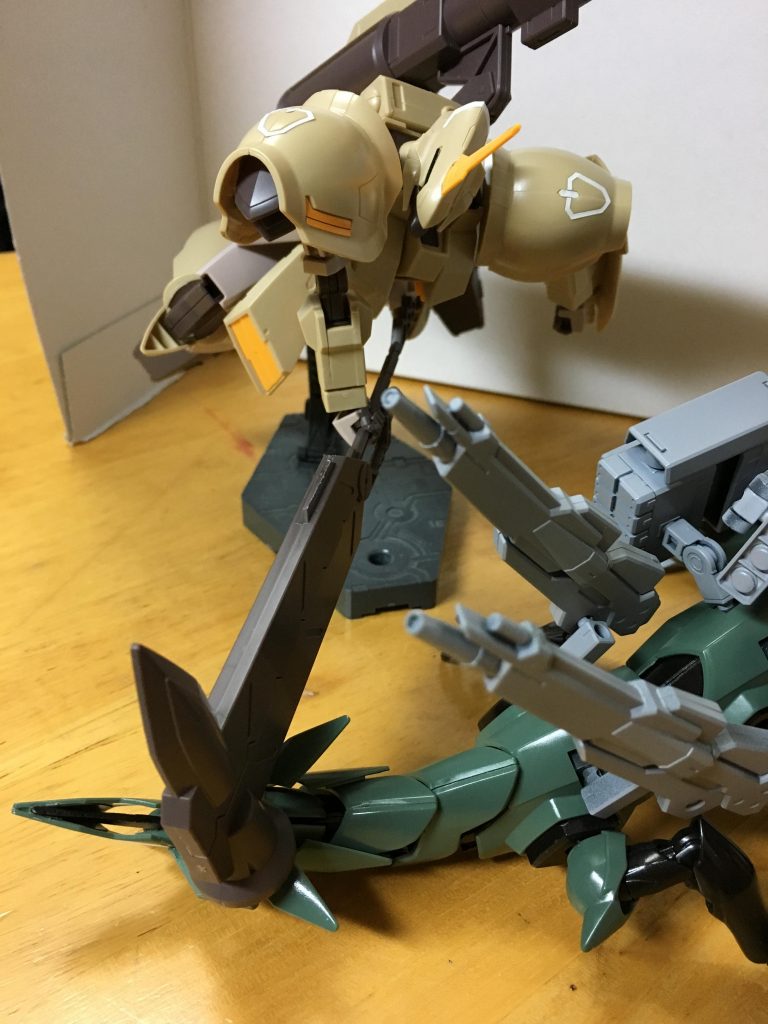 殴る
すると………