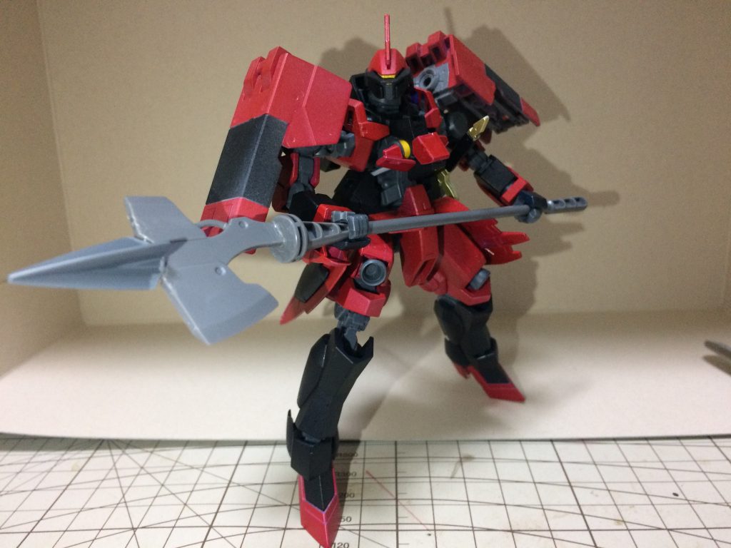 グレイズシルトのハルバード、倉庫から引っ張り出してきた兵装の一つ。刀剣系が得意とはいえナイトブレードだけでは決定打に欠けるため保険として装備している