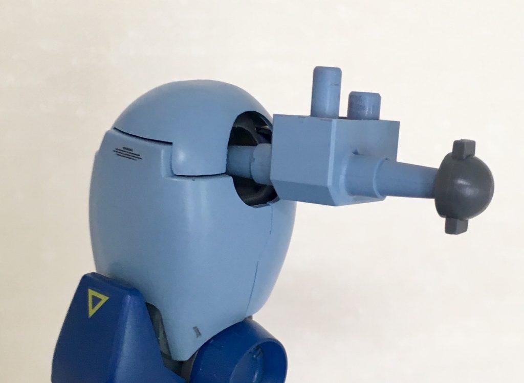 問題の股関節。
①ジャンク箱から軸に合うポリキャップを探してきて取り付けます。