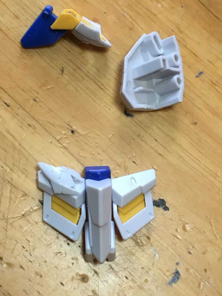 基本的には難しいことはせずにパーツを張り付けその部位の特徴を足すもしくは上書きする様な改造を施しました