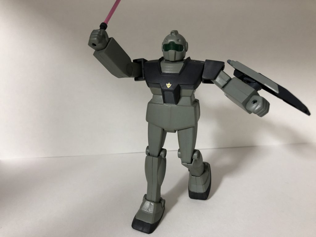 細いビームサーベルだけど。