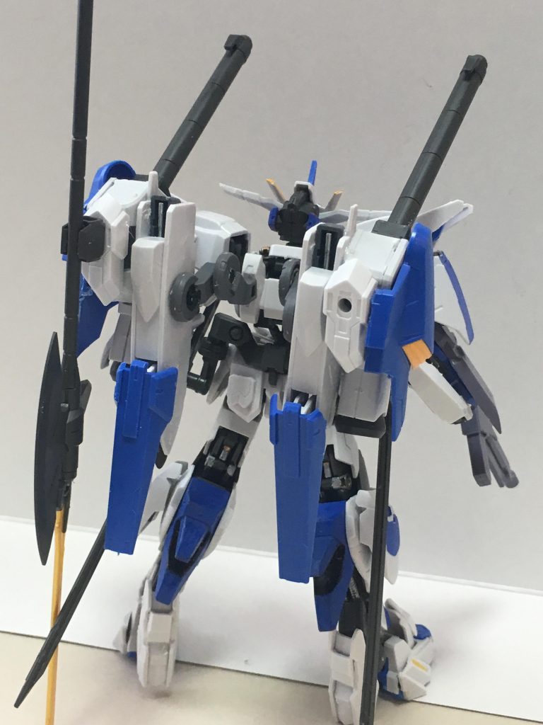 背面です
大型ブースターはバエルの物をベースにZZⅡの脚部を加工して組み合わせました
バルバトスのマウント機能も残っています