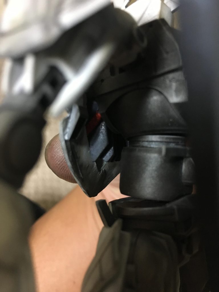 胸部装甲裏のチラ見せポイントです
確かrgジョニーザクの余剰パーツを使用していたと思います^^;