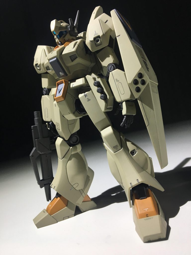 プロポーションは全く触っていません。気持ち程度のスジ彫りのみ。