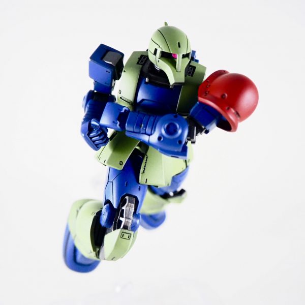 赤い肩のアイツ