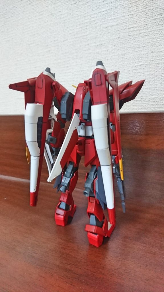 新しいインパルスをベースにセイバー、RGジャスティス、フェニーチェリナーシタでミキシング
インパルスの胴体にリナーシタの脚部と肩、腕はリナーシタのと間接パーツを組み合わせてバックパックと首回りをセイバー
武器はそのままで