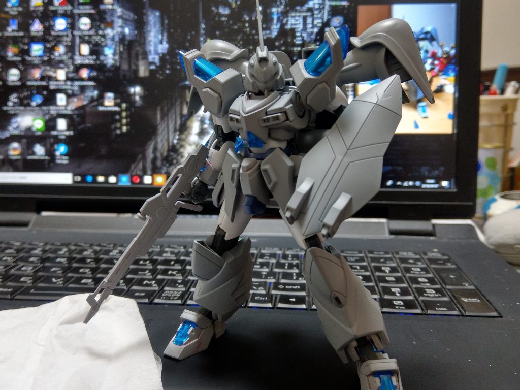 ざっくり表面処理してサフ状態。