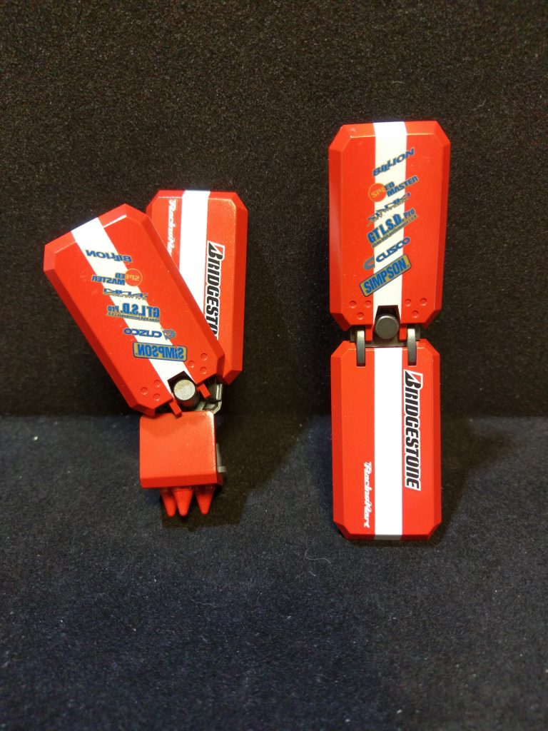 スパイク・シールドにもロゴ貼ってます。雰囲気重視です(^o^;)