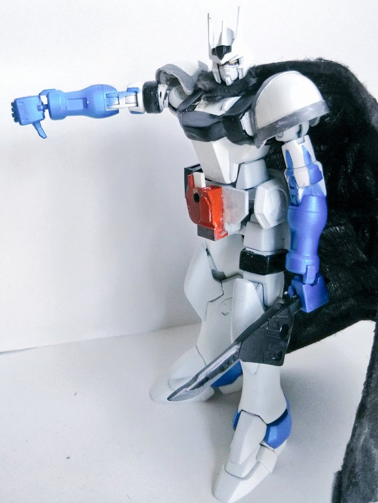 エターナルの特徴的なポーズを再現するために、次元ビルドナックルを改造して親指を立ててあるものを作りました。