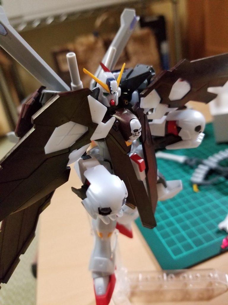 もちろんフルクロスの肩を使ってるのでスカルヘッドも使うことができます。