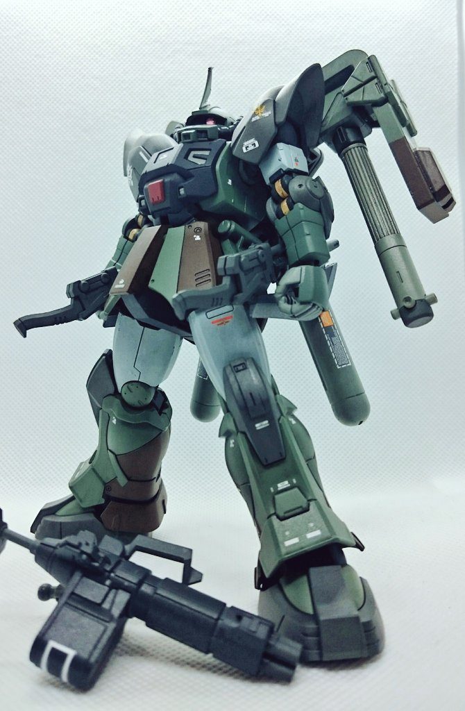 カラーリングは同じペズン計画のガルバルディαを参考に塗装しています。
オリジン系は元から出来が良かったのでプロポーションは特に弄っていません。