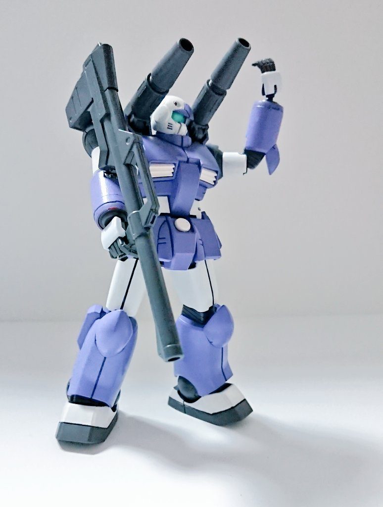 パワードジムのバズーカ持たせてみたり…