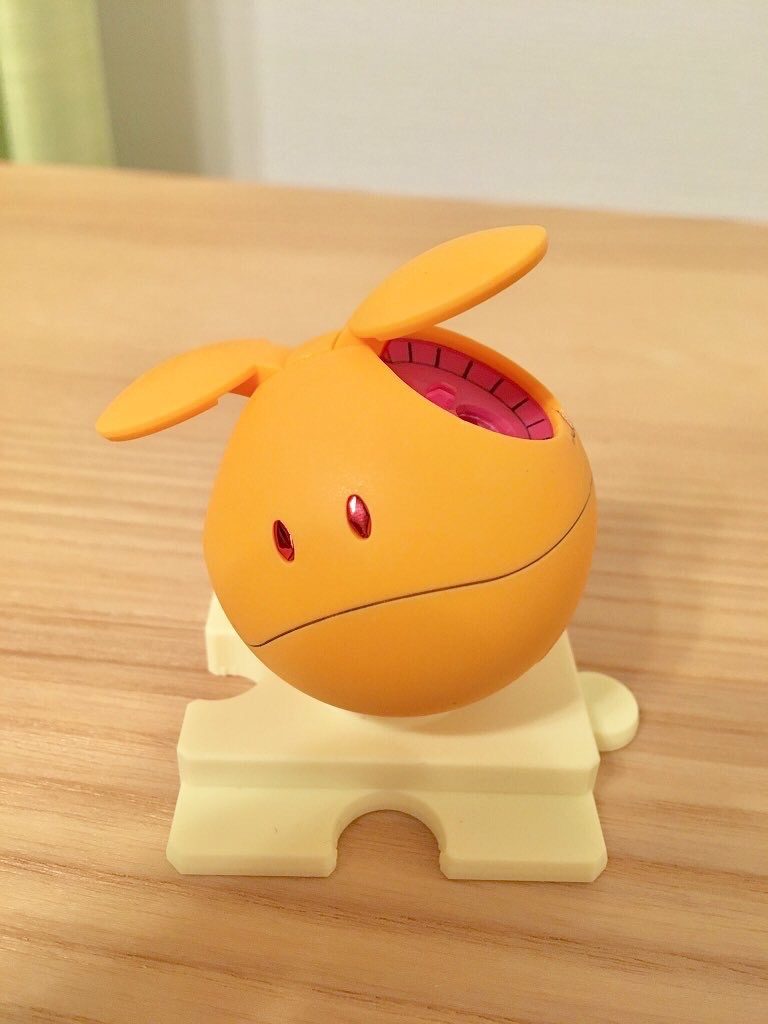 目はキラッとさせたくてラピーテープを使用しました。
他の色もつくって並べたくなりました。