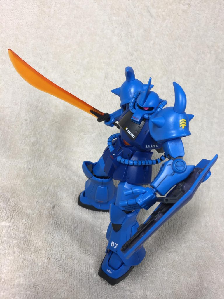 ダラダラと長くなりましたが、このグフ、別に手を加えているわけではないので普通のグフREVIVEに戻せます。武器も一式取りつけられます。
・・・・・・なんかこっちの方がふつーに見栄えいいなぁ・・・