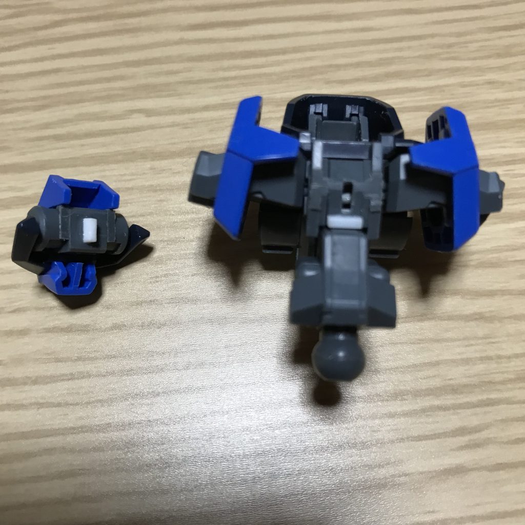 製作工程その1
胸の先端はこんな感じで取り外しできるようになっています。ゆるゆるでポロリが凄まじいです。
胸の穴はランスの取り付けアタッチメントも利用しています。