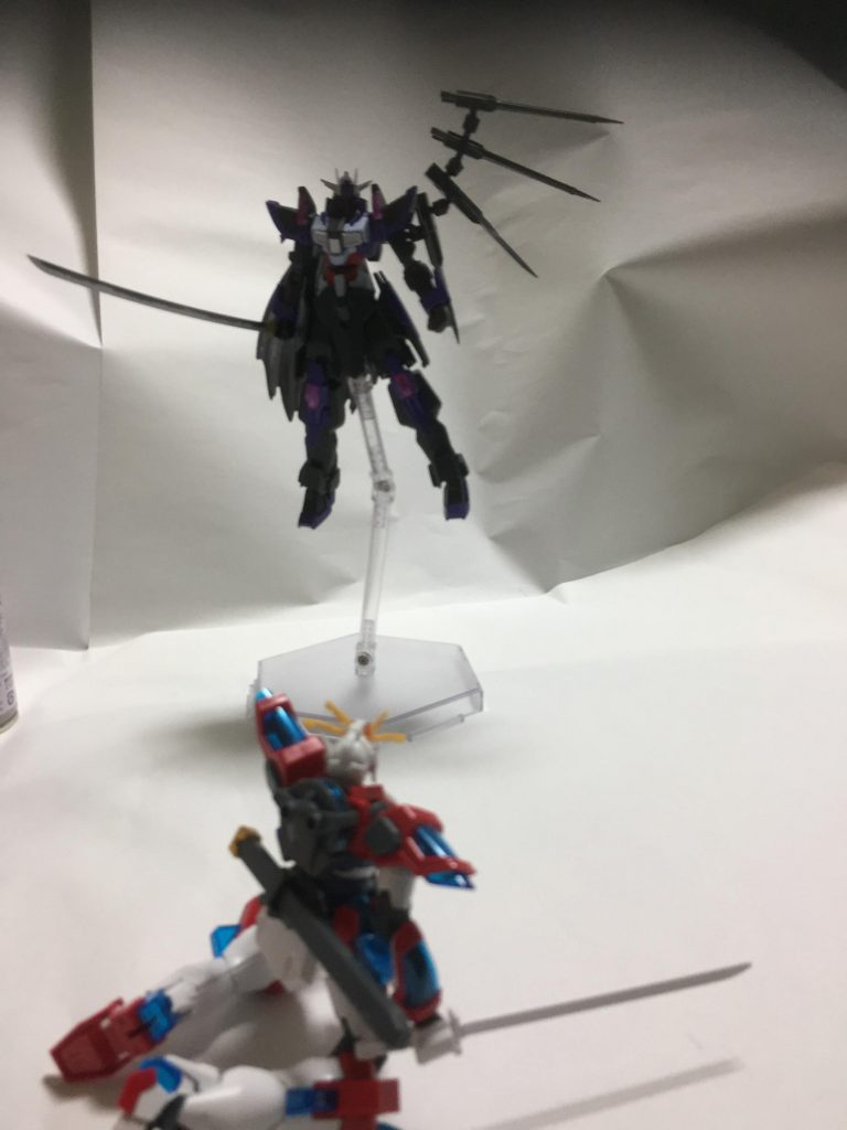 そして、かくあるべき姿ではなかったとしても、ジュン兄が使うガンプラが完成します。
一人ではなく、限界を超えるべく、チームメイトの力、ついでにスガの協力を統合したガンプラです。
そしてジュン兄は大切なガンプラに新しい名前をつけました。
ディナイアルガンダム・リユニオン、と。