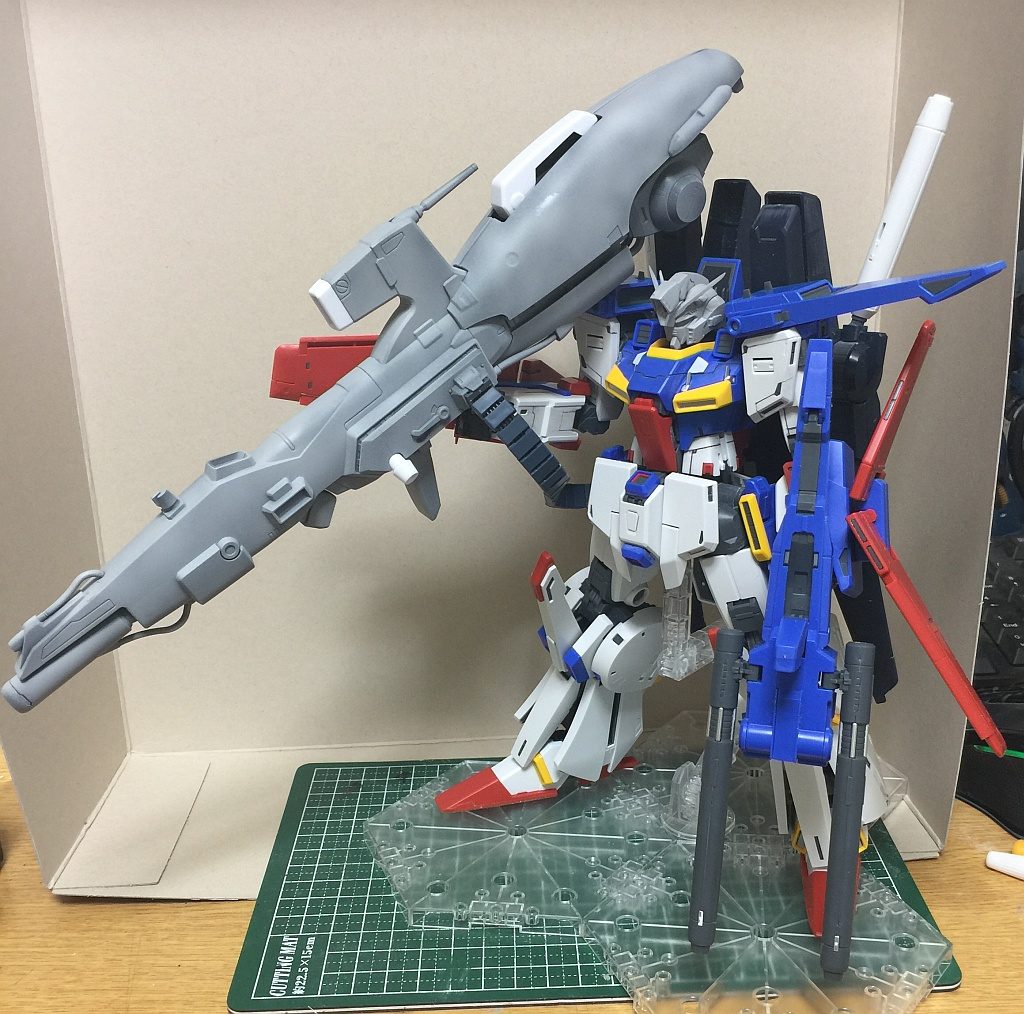 ガワラ曲げをできるように加工しました。ハイパーメガキャノンもマウントできるように。