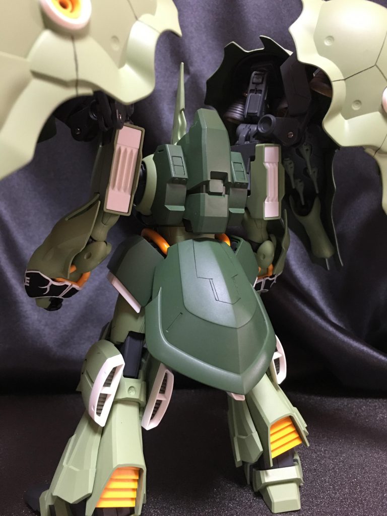 塗装してー、スミ入れてー・・・とりまロールアウトー