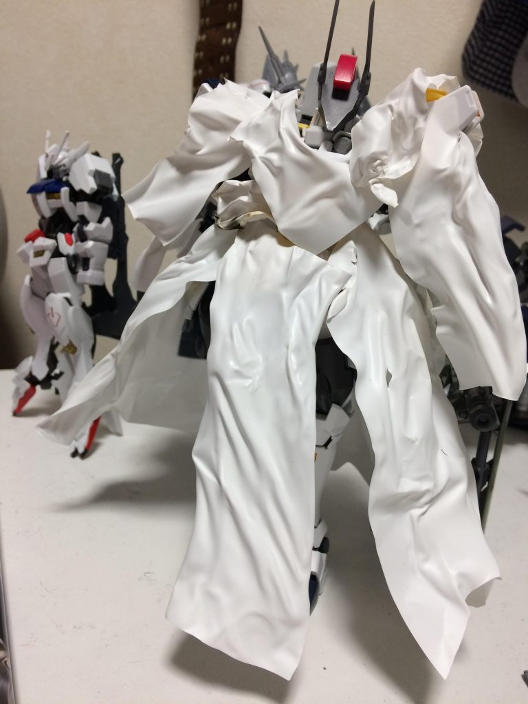 マントはプラバンから製作