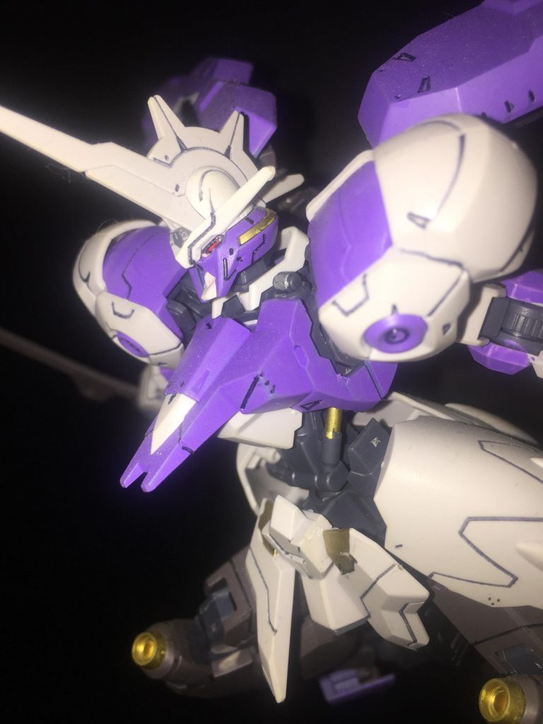 バエルとの最終決戦がとても印象的でしたので、カメラアイをレッドに塗装しました。