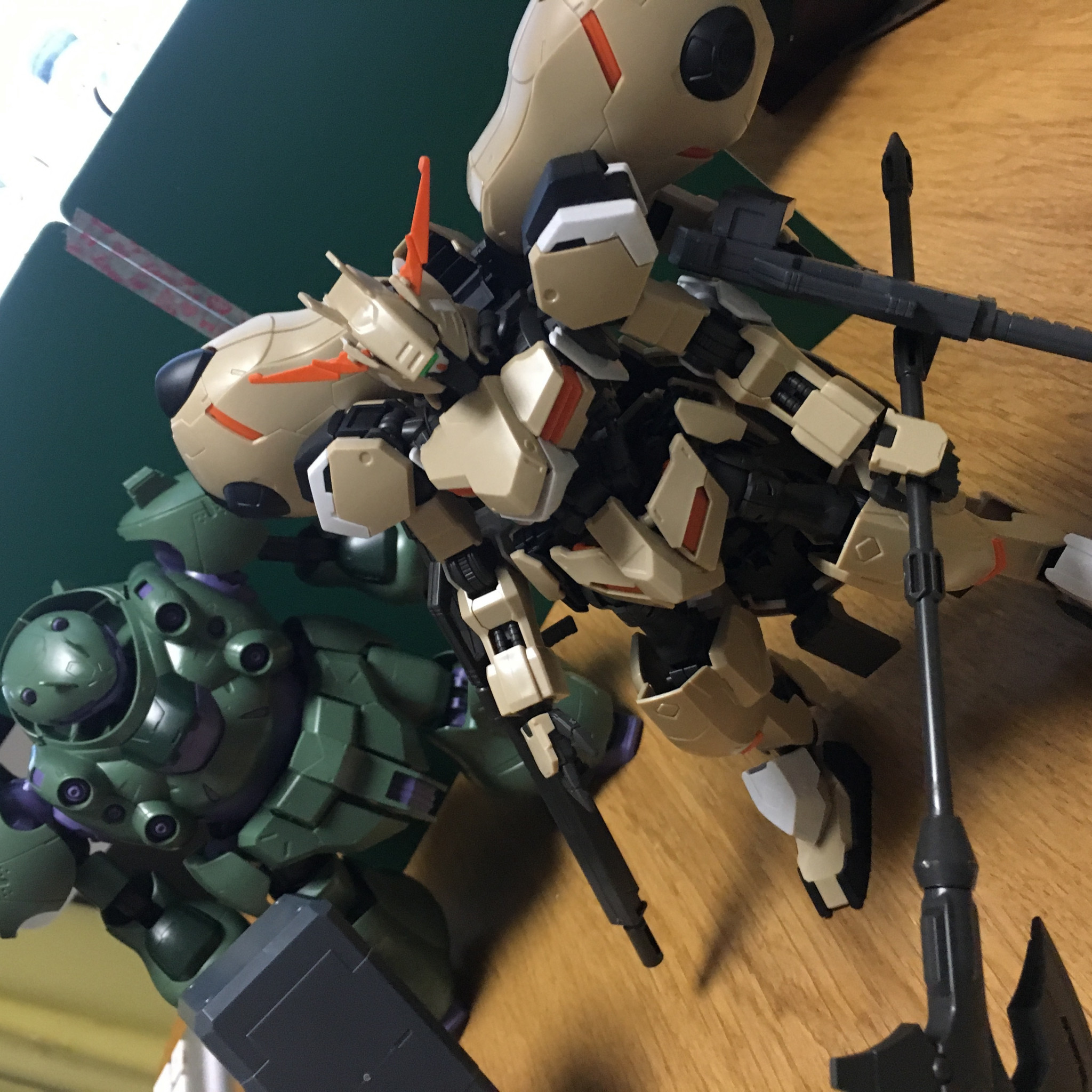 鉄血のオルフェンズ「グシオン&グシオンリベイク」1/100サイズ素組み