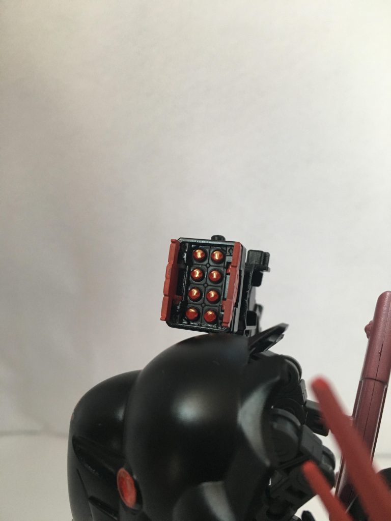 ミサイルランチャーはハッチの開閉ができます(ブキヤのM.S.Gシリーズです)