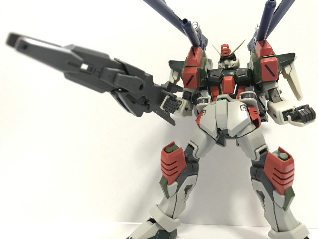 【超電磁ビームカノン「グングニル」】
メインウェポンのグングニル。威力は抑えめになっているが精密度を向上させたビーム兵器。