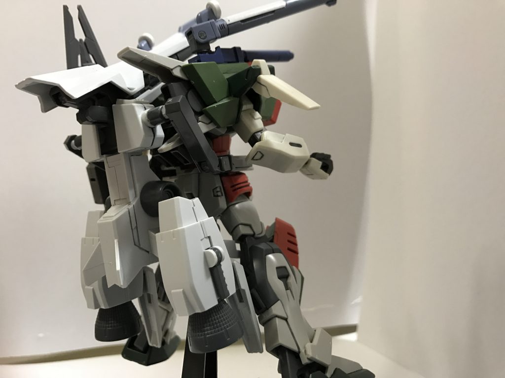 【背面(機体とキャノン接続部)】
MSとトールキャノンを接続しエネルギーの共有を行うことにより両機のエネルギー不足がないように配慮されている。