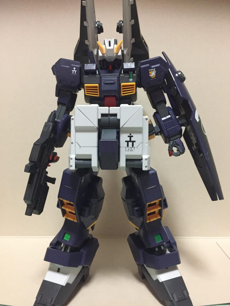 水転写デカールを貼り終えたのでまずは正面