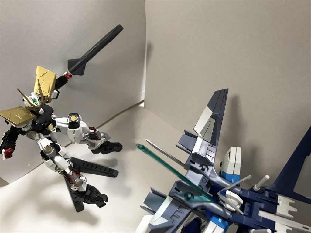 フィフリンの刃を投げ、爆破。