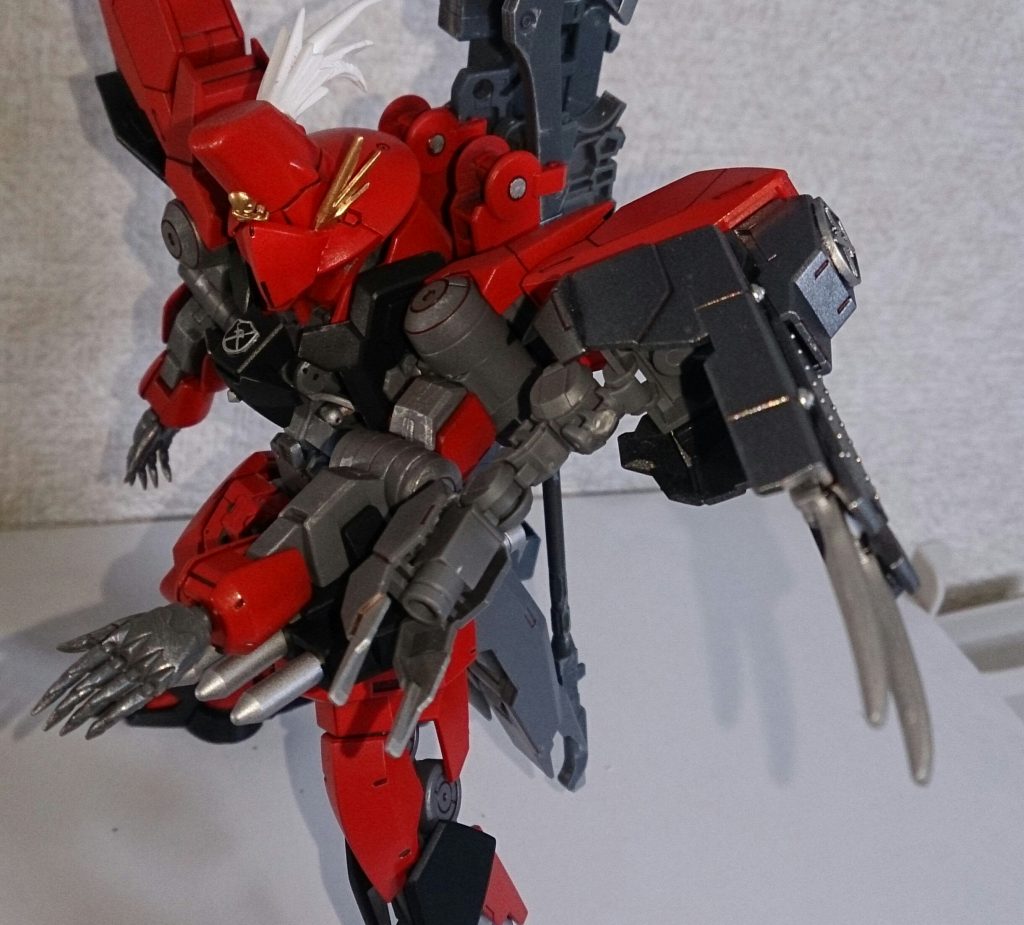 ホビージャパンの特務隊シャルフリヒターを作ろうとしたらこうなりました(((^_^;)
オプションセット9、ゲイレールのホバー等でできてます。カラーは上2体に合うようにモンザレッドで塗装しました。