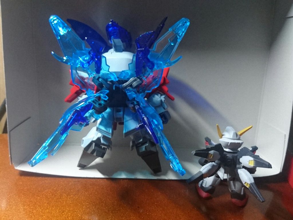 ここに蒼雷ガンダムの鎧とちょんまげが足されることになります。