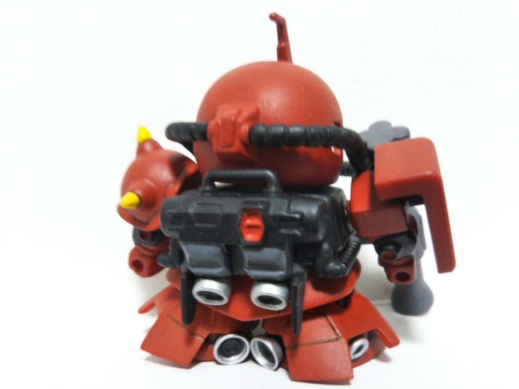 足の後ろ側バーニアを大きめの物に変えています。