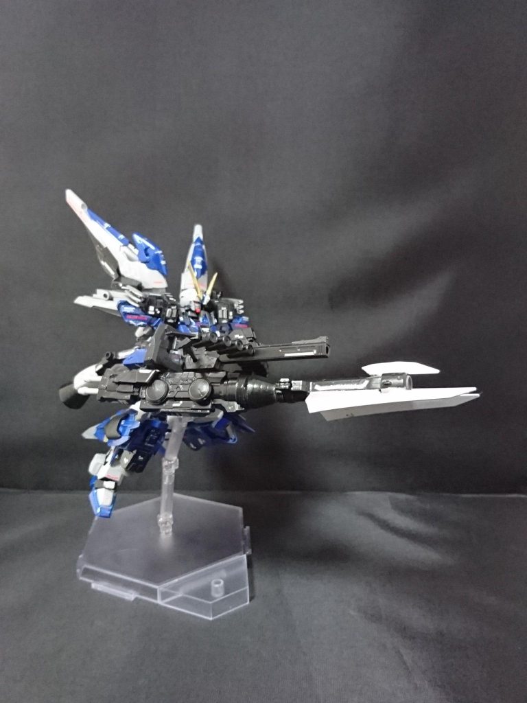 メインとなる武器は大型のガンランスです!