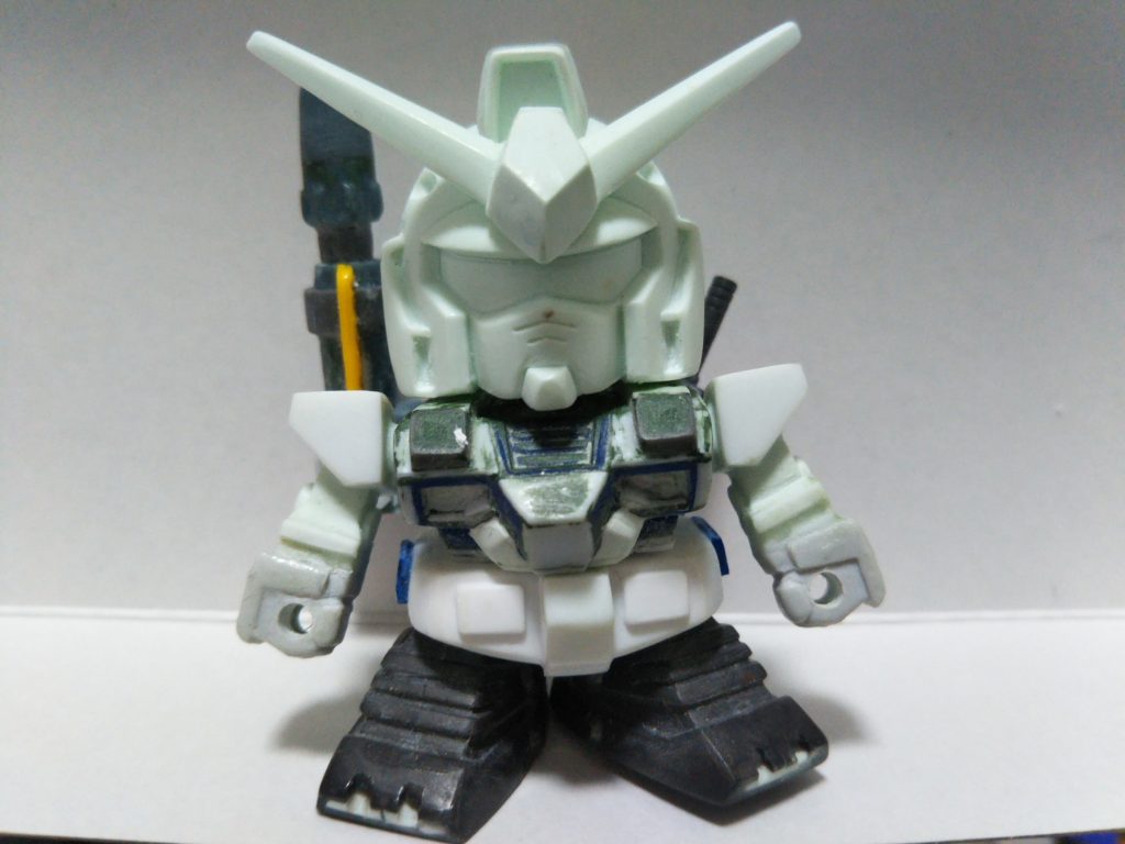 キャノン砲はガンキャノンのパーツ等を使って作成。手首はガードごとムシャガンダムから移植、足は武者激闘頑駄無の物を加工。