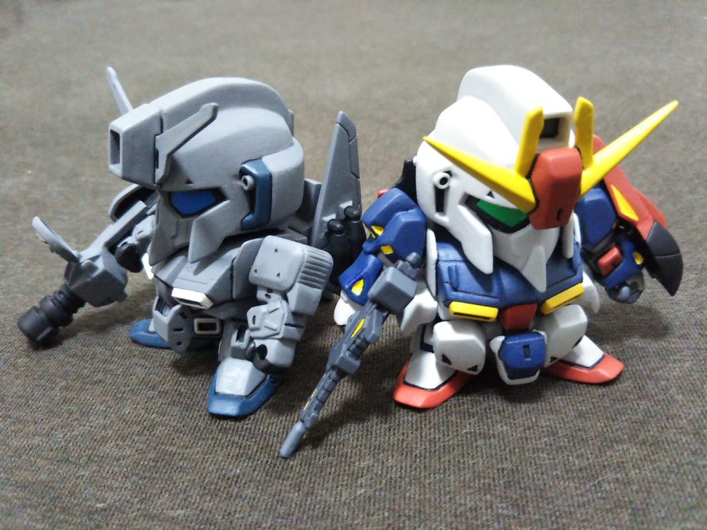 前に作ったゼータガンダムと一緒に。