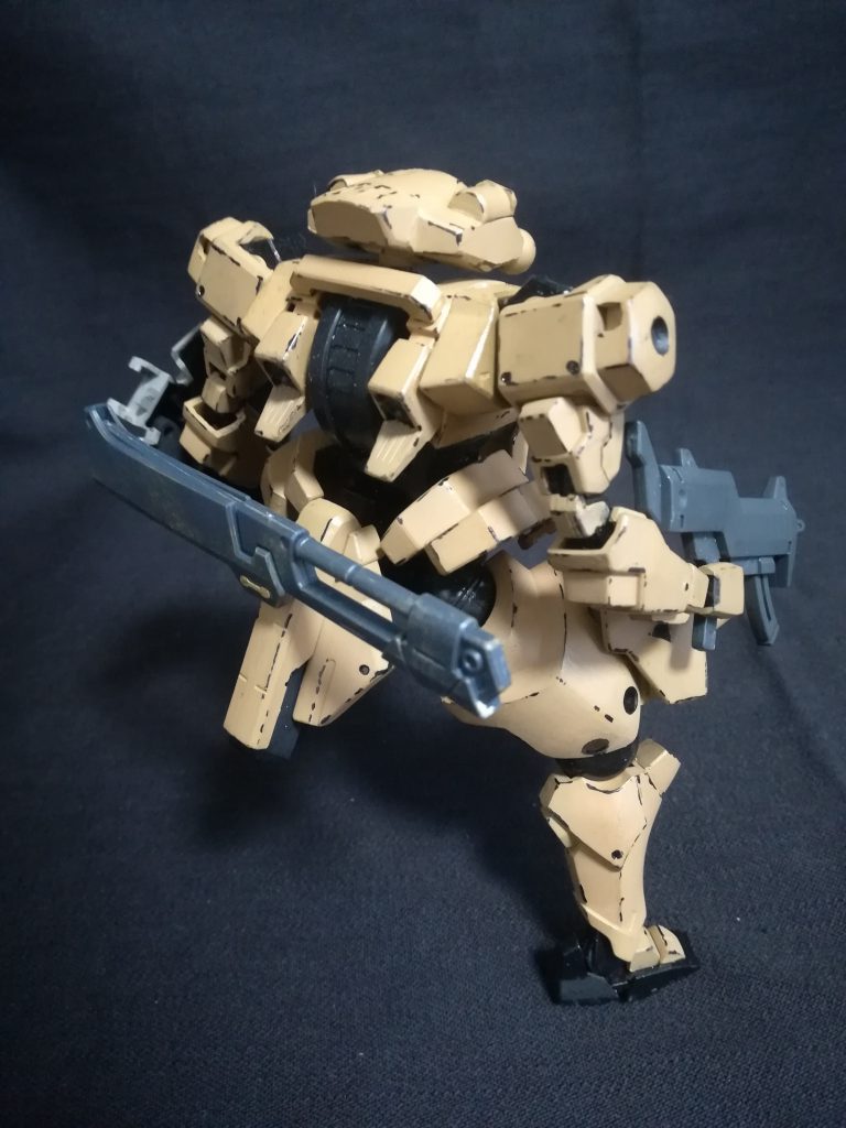 機体に採用されているフレームはMik社のライセンス生産したテイワズフレームだが、STH-92から冷却システムを改良したことによって最大活動時間は60分と大幅に延長されている。