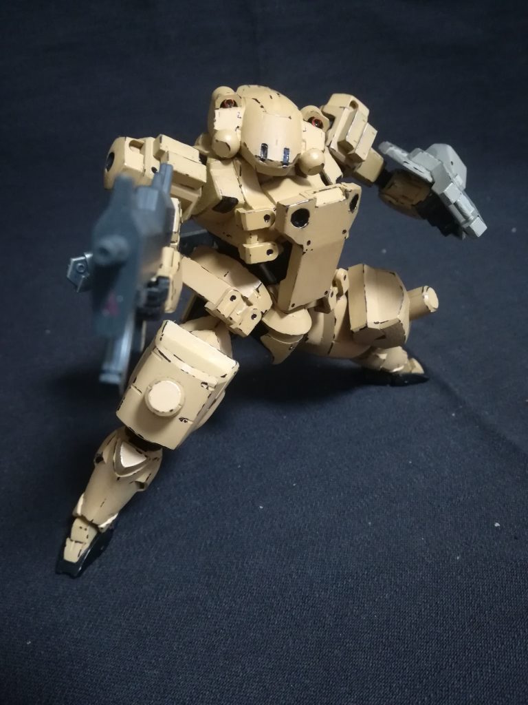 またSTH-92のタフな環境での長時間の運用能力・整備性等はそのまま引き継ぎ顧客の満足度は非常に高い。
しかしその分価格は上がり、現状ではSTH-92と価格が対して変わらないSTH-93にシェアを奪われてしまっている。