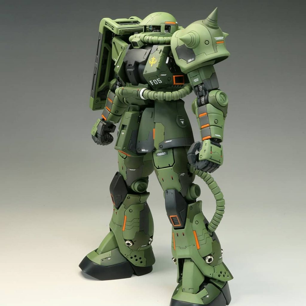 側面

手首の関節を見えないようにしています。