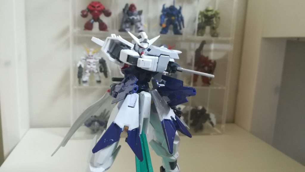 リアスカートには、ワイヤーアンカーを装備しているので遠くにいる敵にも攻撃または接近可能です。