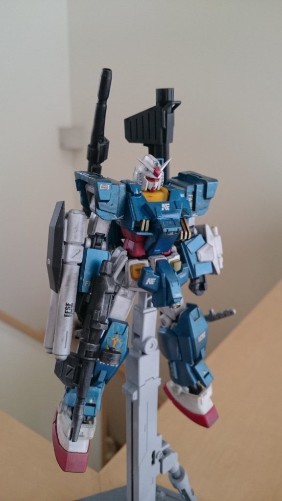 つや消し中のガンダム
自然の光りが、結構いい味を出してますね