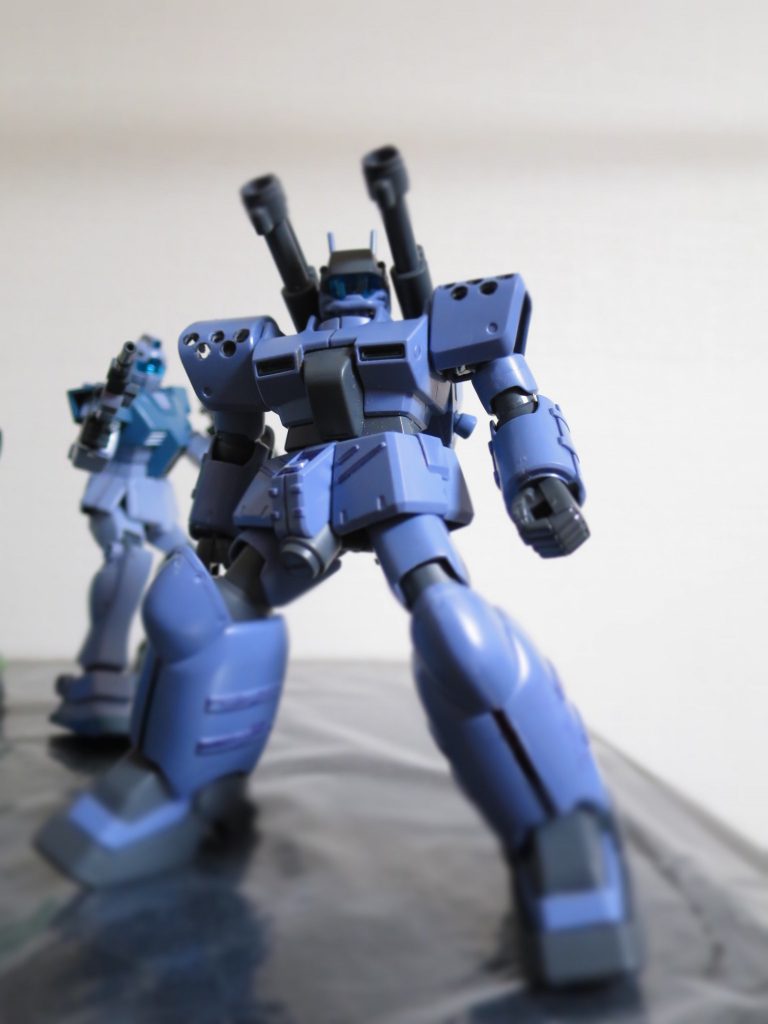 僚のファング2こと、レオン用GMと。
「おい、ファング3！前に出過ぎだ！その機体は支援機だぞ？」